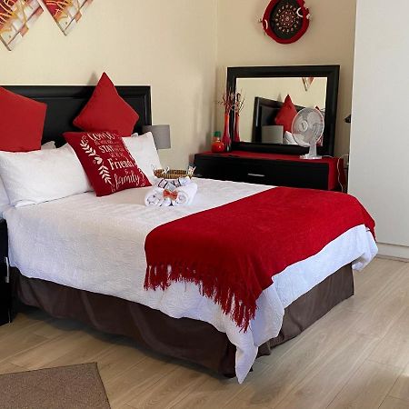 Christa'S Place 897 Pretoria-Noord エクステリア 写真