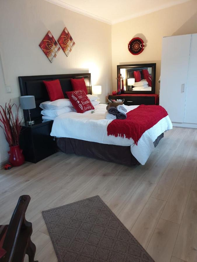 Christa'S Place 897 Pretoria-Noord エクステリア 写真