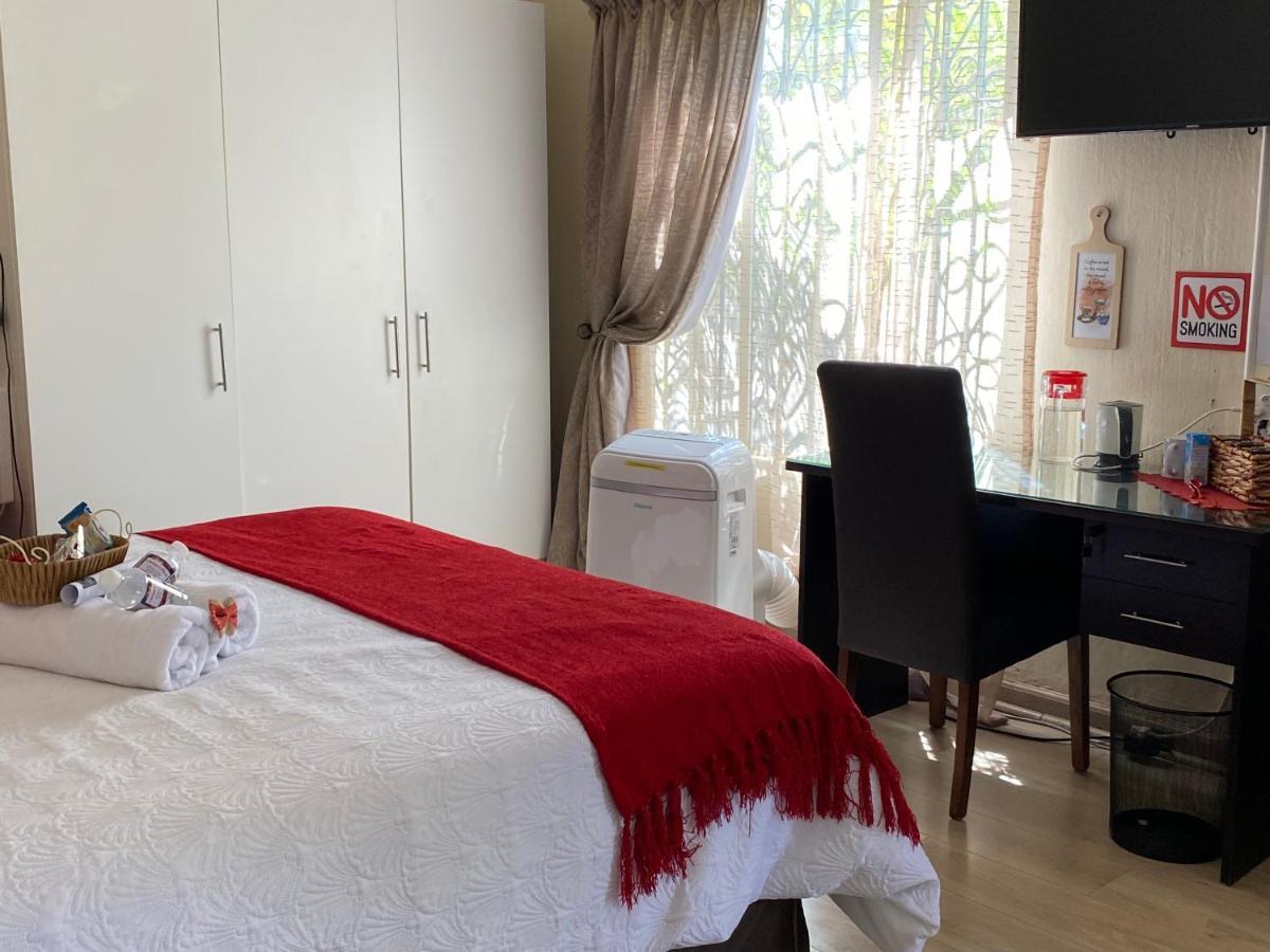 Christa'S Place 897 Pretoria-Noord エクステリア 写真